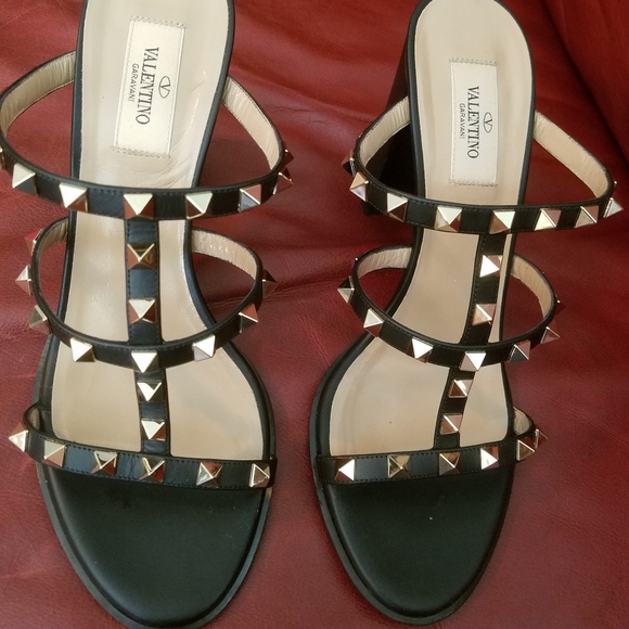 valentino chunky heel sandal